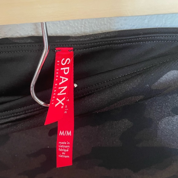 Spanx faux leather camo leggings - Picture 4 of 4